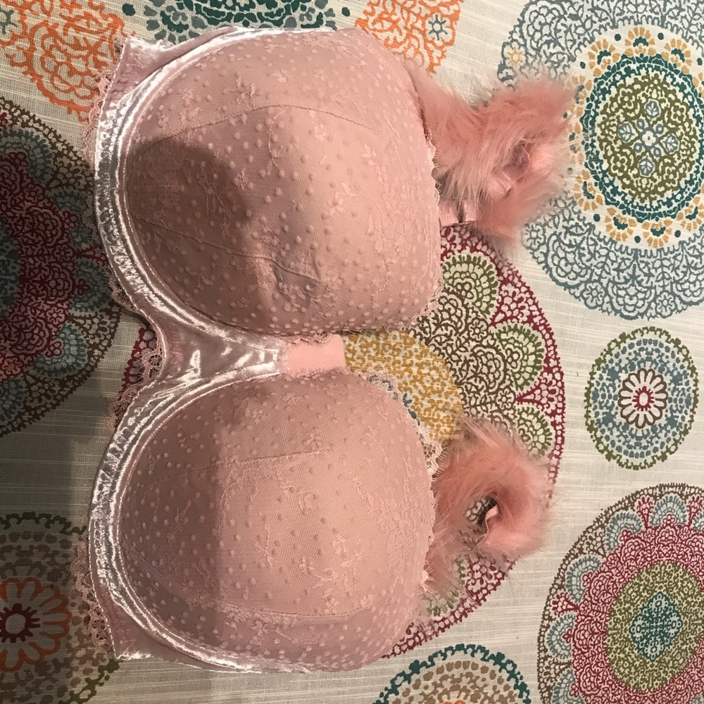 Pink Victoria Secret bra